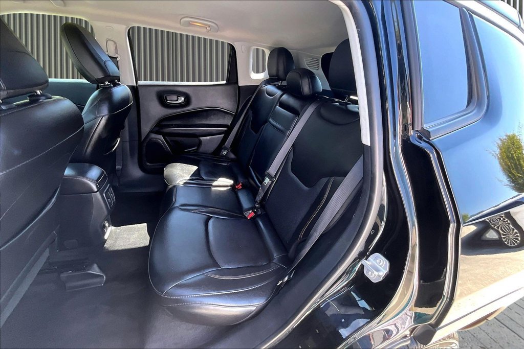 Used 2018 Jeep Compass Limited w/ Safe & Security Group AWD/4WD image 28