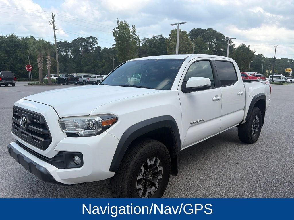 Used 2017 Toyota Tacoma TRD Off-Road AWD/4WD image 4