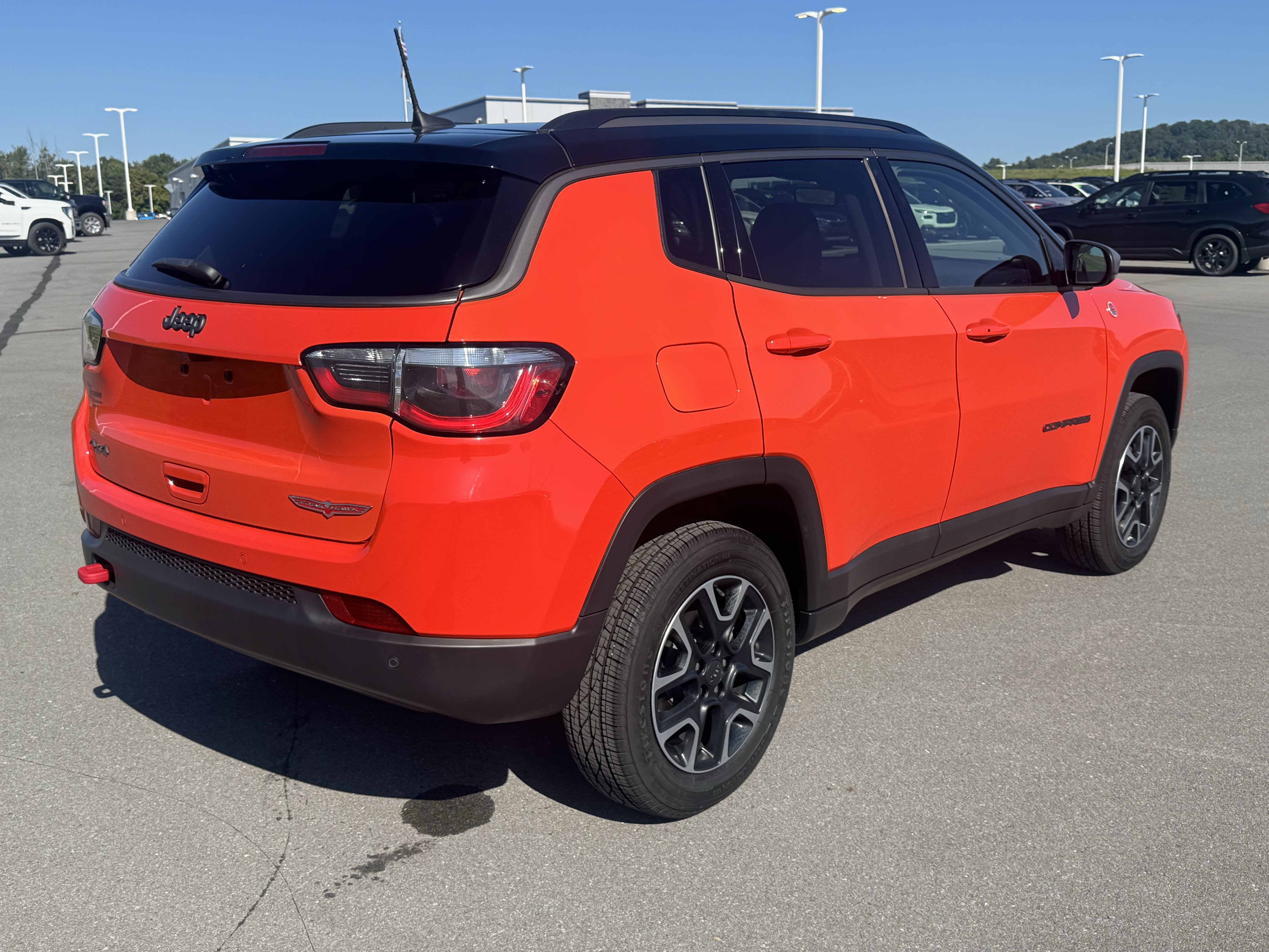 Used 2019 Jeep Compass Trailhawk w/ Leather Interior Group AWD/4WD video 3