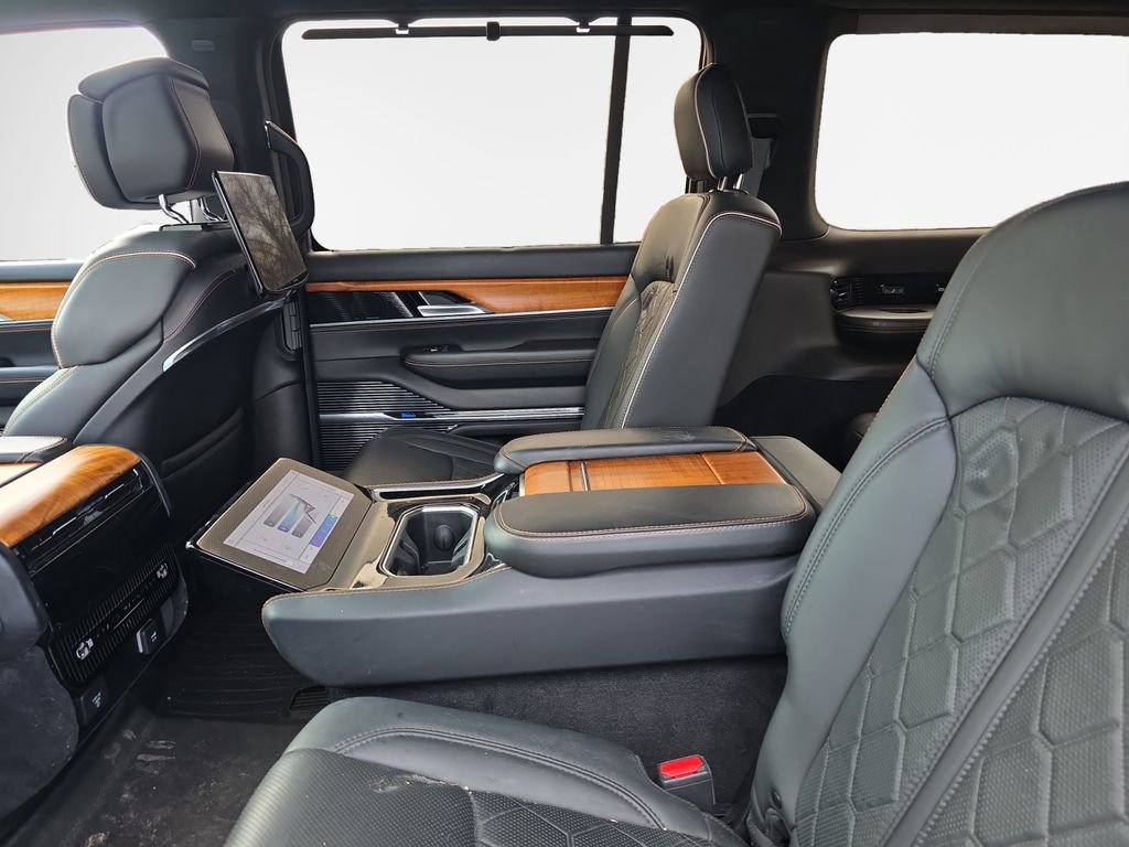 Used 2022 Jeep Grand Wagoneer Series III w/ Rear Seat Video Group 1 image 24