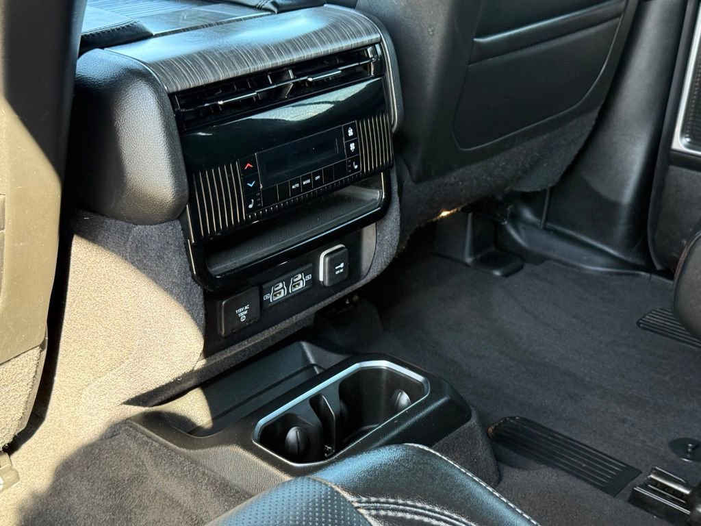 Used 2024 Jeep Wagoneer Series III AWD/4WD image 24