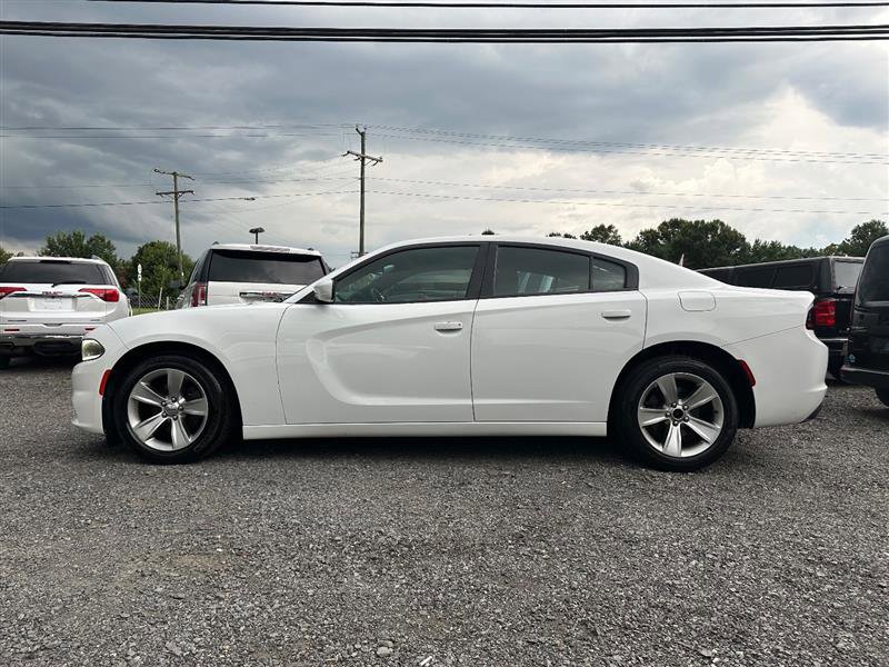 Used 2017 Dodge Charger SXT w/ Navigation & Travel Group RWD image 10