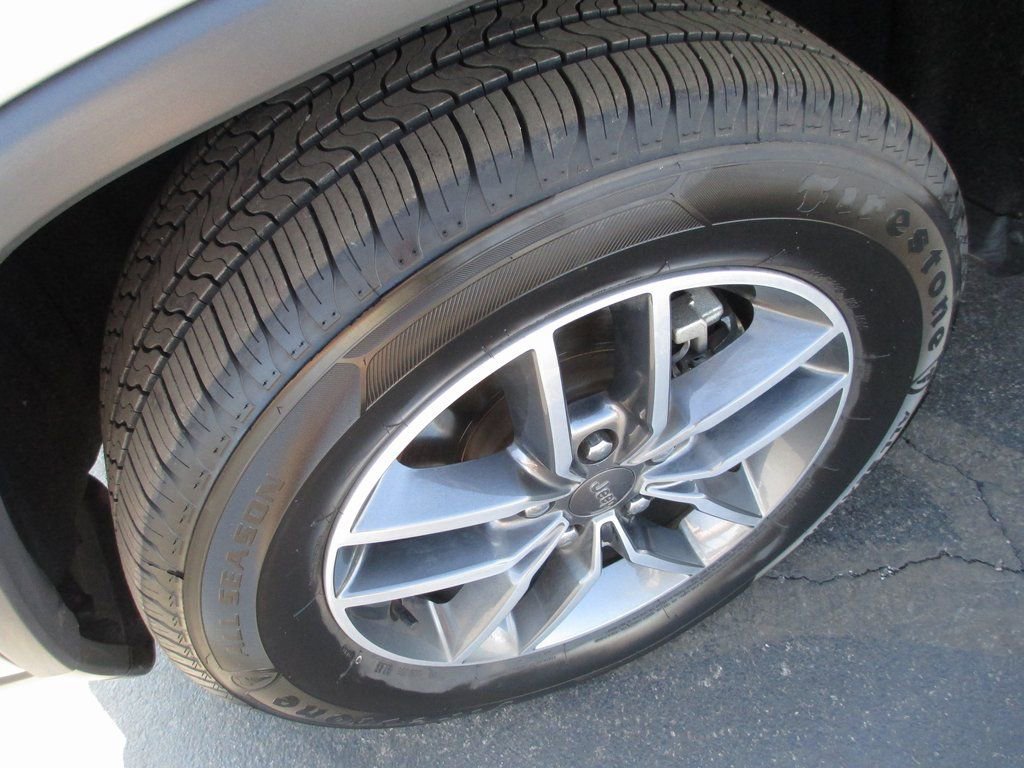 Used 2020 Jeep Grand Cherokee Laredo w/ Quick Order Package 2BN North image 13