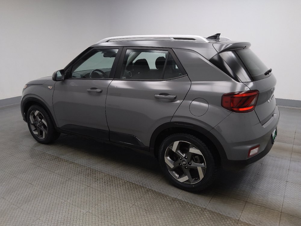 Used 2021 Hyundai Venue SEL FWD image 3