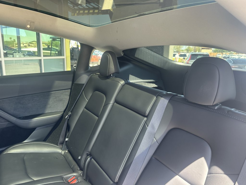 Used 2025 Tesla Model Y Long Range RWD image 36