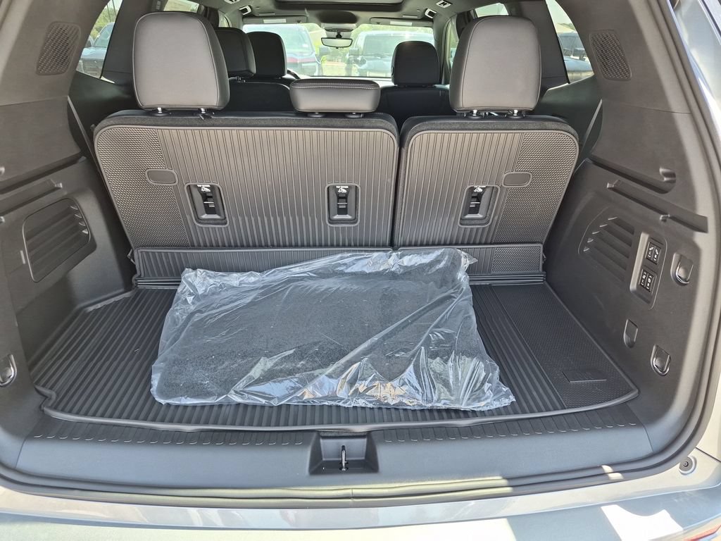 New 2026 Buick Enclave Avenir w/ Super Cruise Package FWD image 42