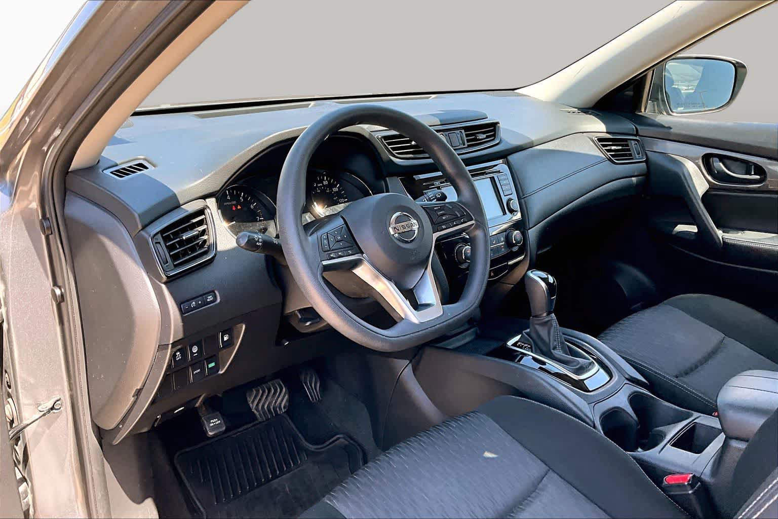 Used 2020 Nissan Rogue S FWD image 15