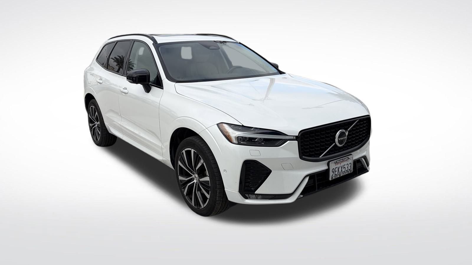 Used 2023 Volvo XC60 B5 Plus image 3