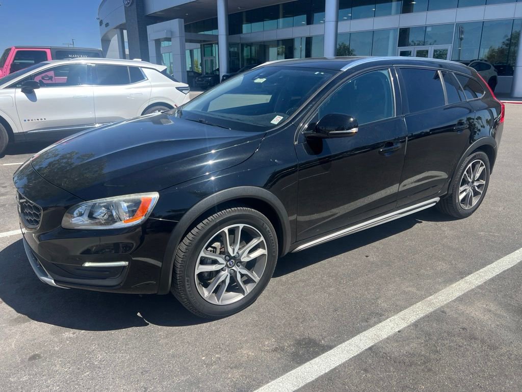 Used 2018 Volvo V60 T5 Cross Country AWD/4WD image 4