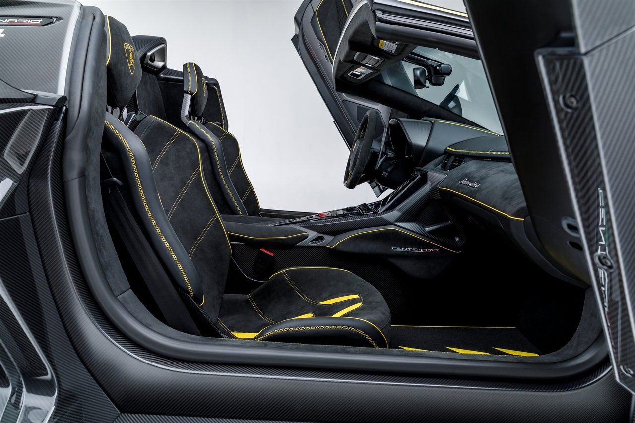 Used 2017 Lamborghini Centenario LP 770-4 image 10