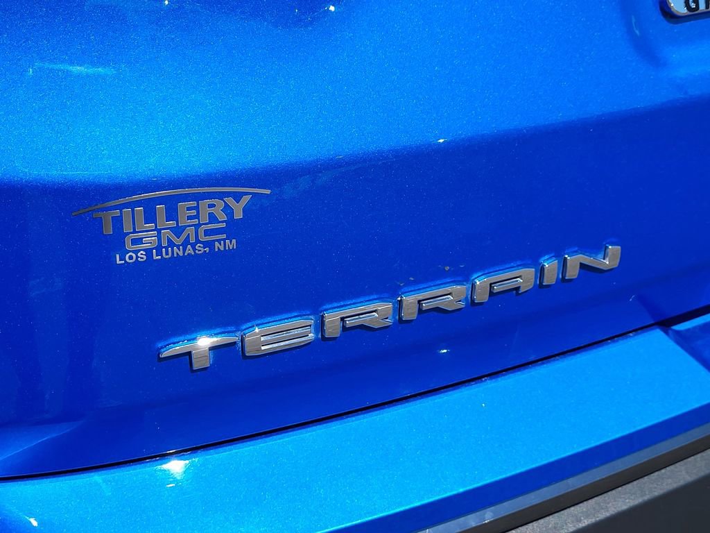 Used 2024 GMC Terrain AT4 w/ Tech Package AWD/4WD image 8