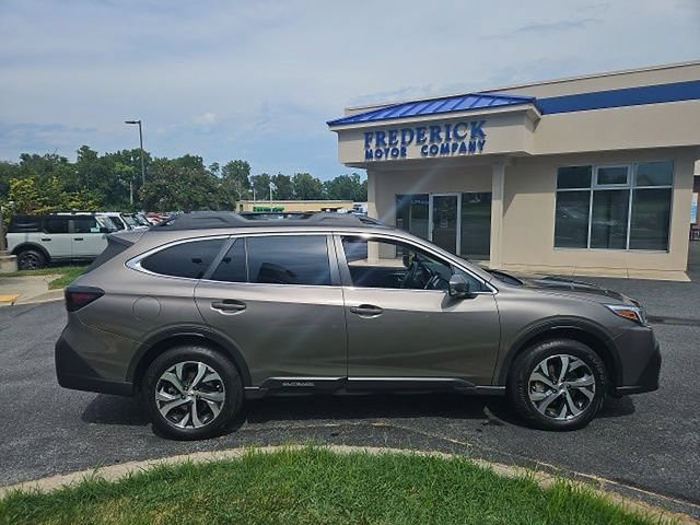 Used 2022 Subaru Outback Limited AWD/4WD image 3
