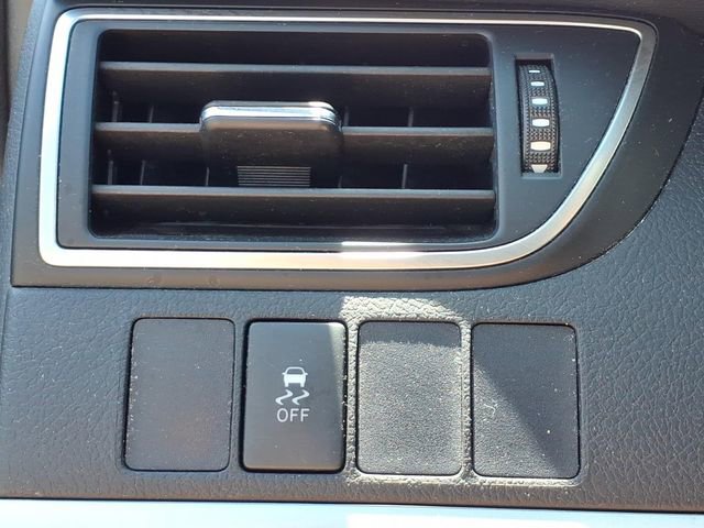 Used 2015 Toyota Camry SE FWD image 12
