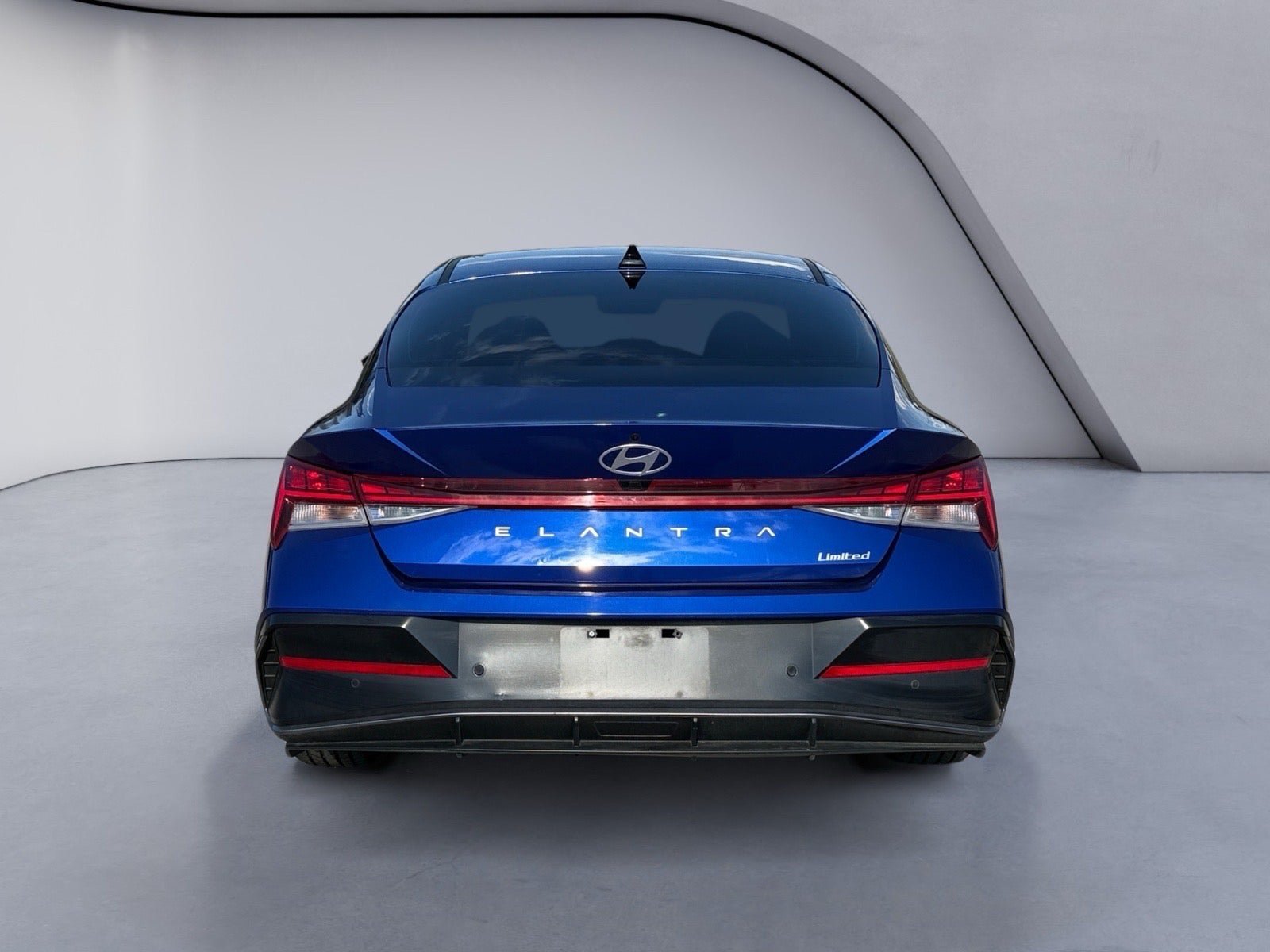 Used 2024 Hyundai Elantra Limited FWD image 4
