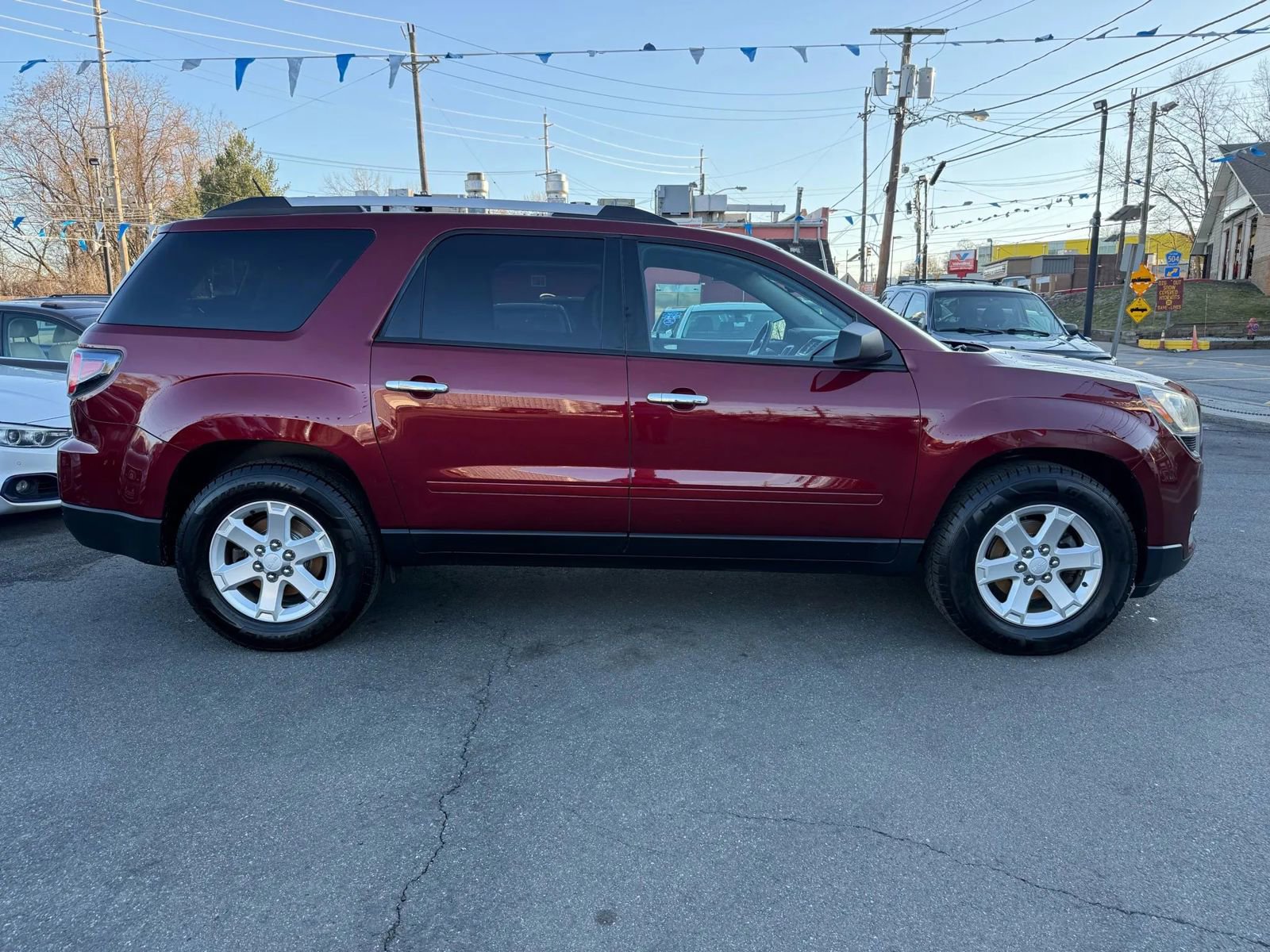 Used 2016 GMC Acadia SLE image 16
