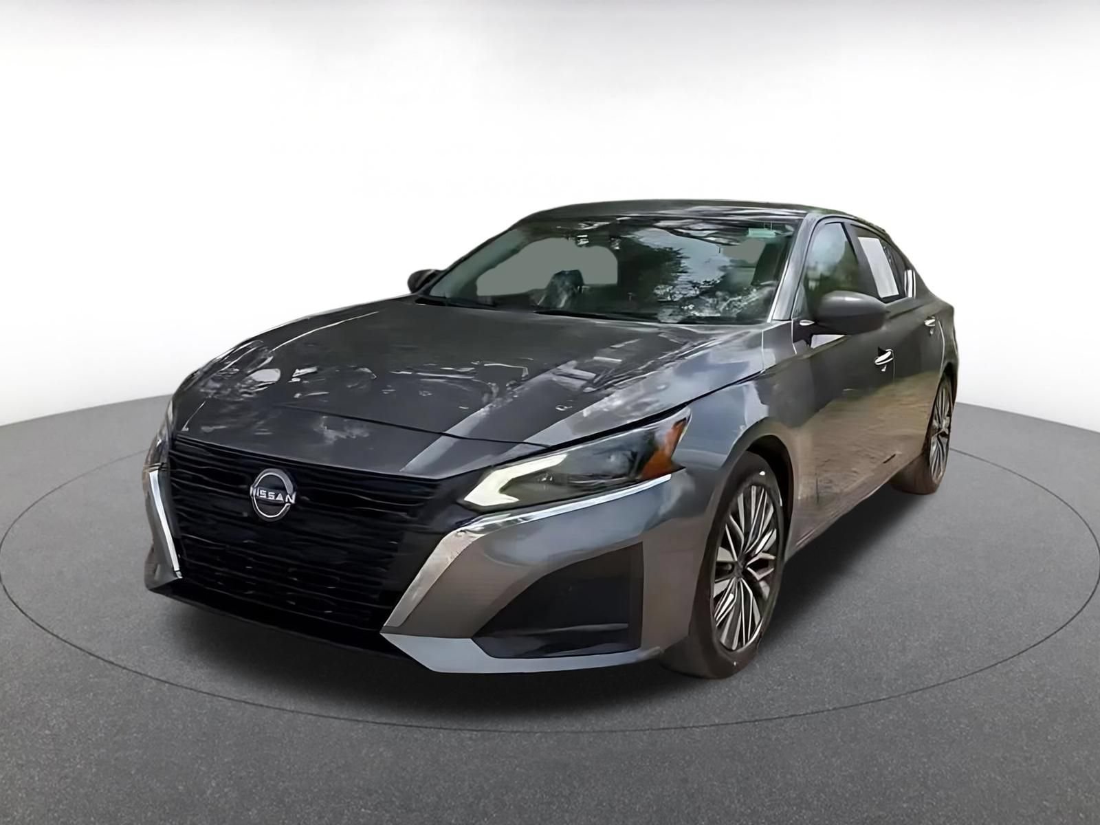 Used 2025 Nissan Altima 2.5 SV FWD image 7