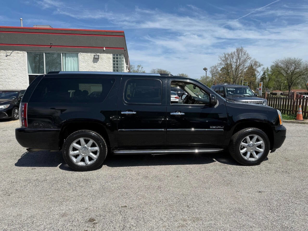Used 2012 GMC Yukon XL Denali image 10