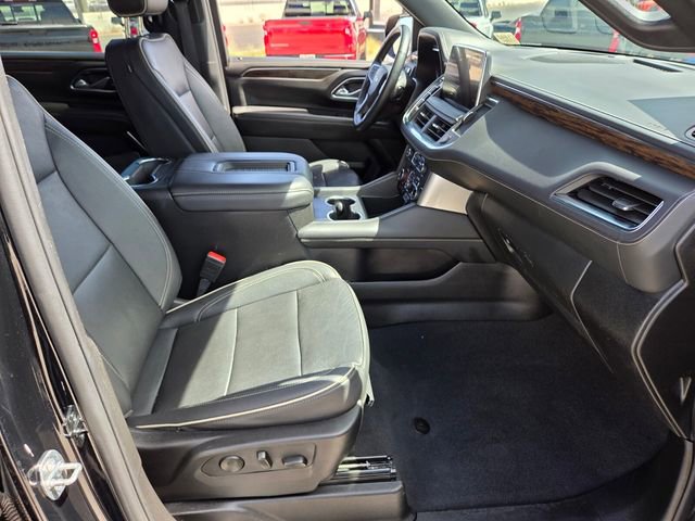 Used 2024 Chevrolet Suburban Premier AWD/4WD image 16