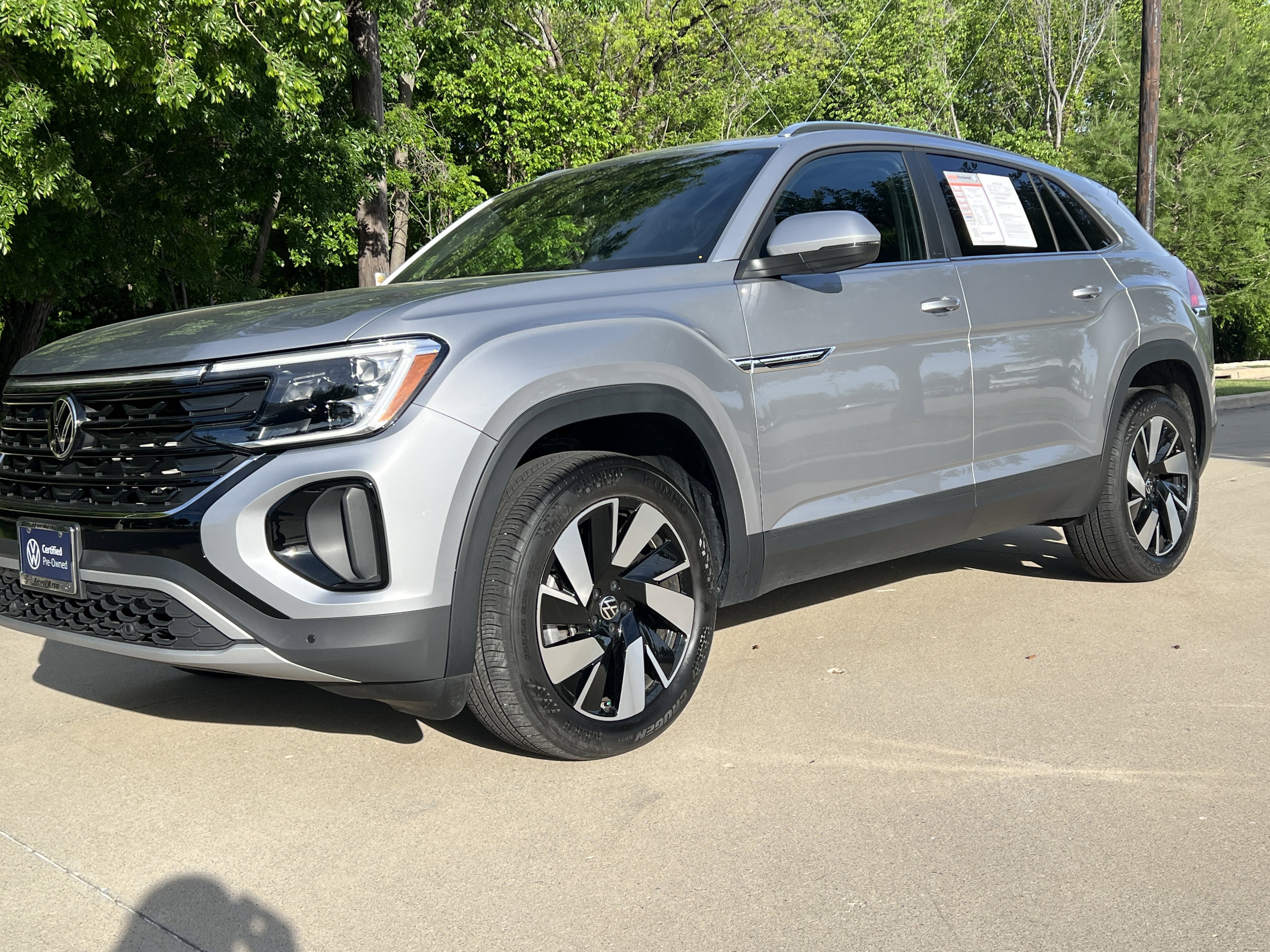 Certified 2025 Volkswagen Atlas Cross Sport SE w/ Panoramic Sunroof Package FWD image 5