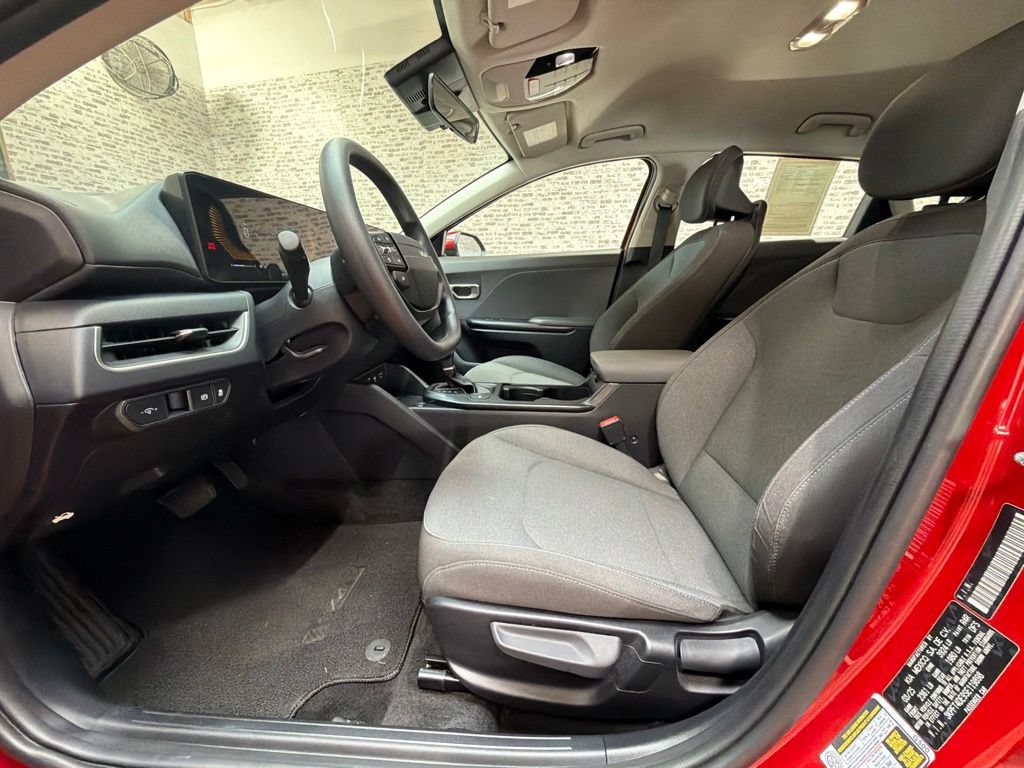 Used 2025 Kia K4 FWD image 22