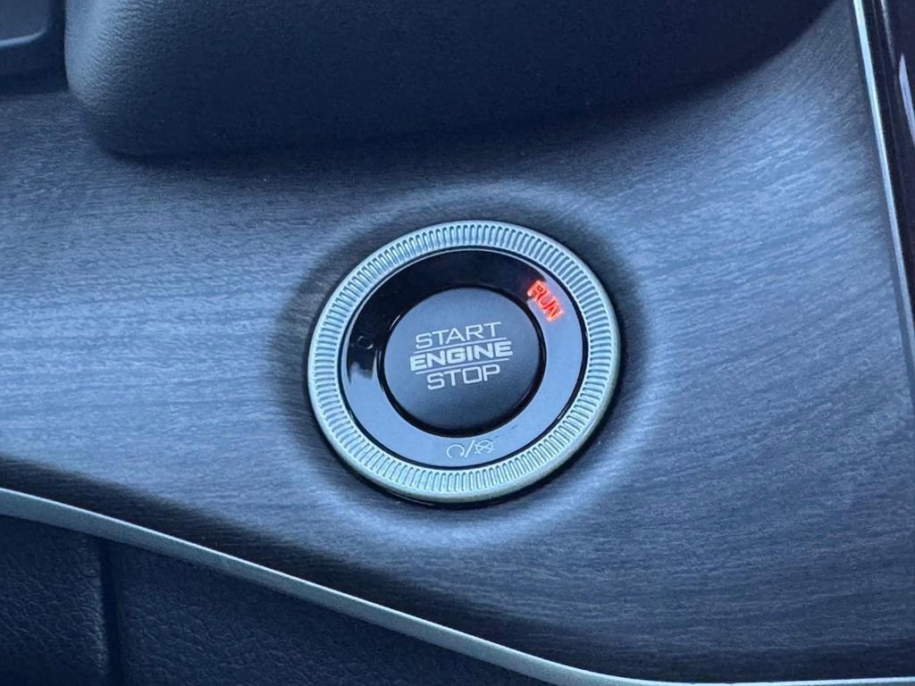 New 2025 Jeep Grand Cherokee Limited w/ Luxury Tech Group II image 23