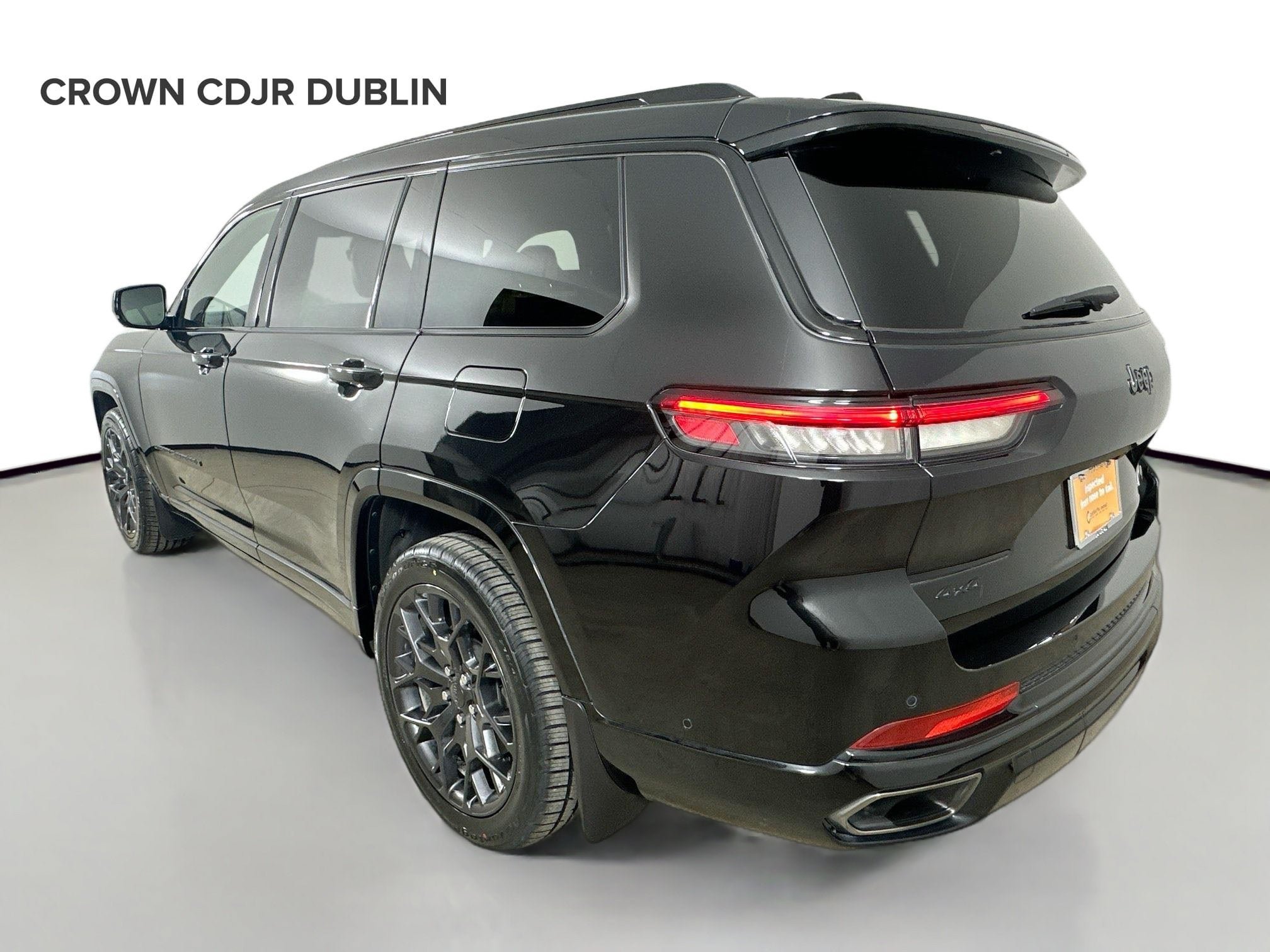 Used 2025 Jeep Grand Cherokee L Summit w/ Obsidian Package AWD/4WD image 8