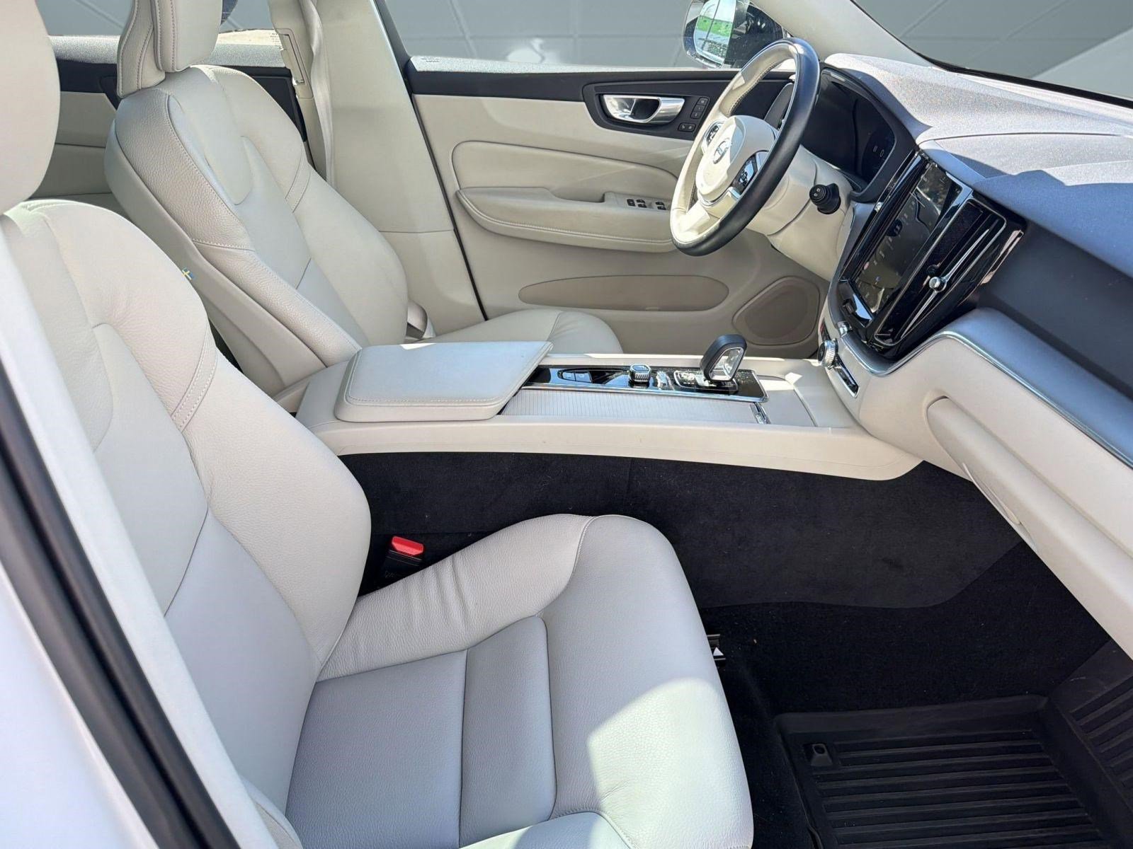 Used 2024 Volvo XC60 T8 Core w/ Protection Package Premier image 30