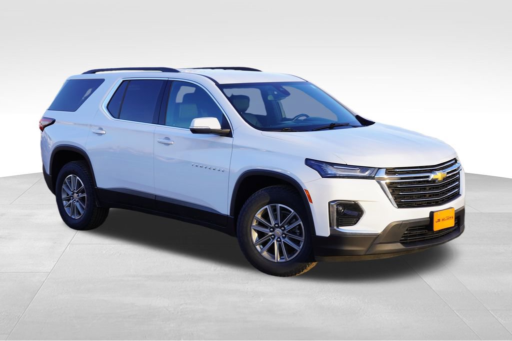 Used 2023 Chevrolet Traverse LT image 1