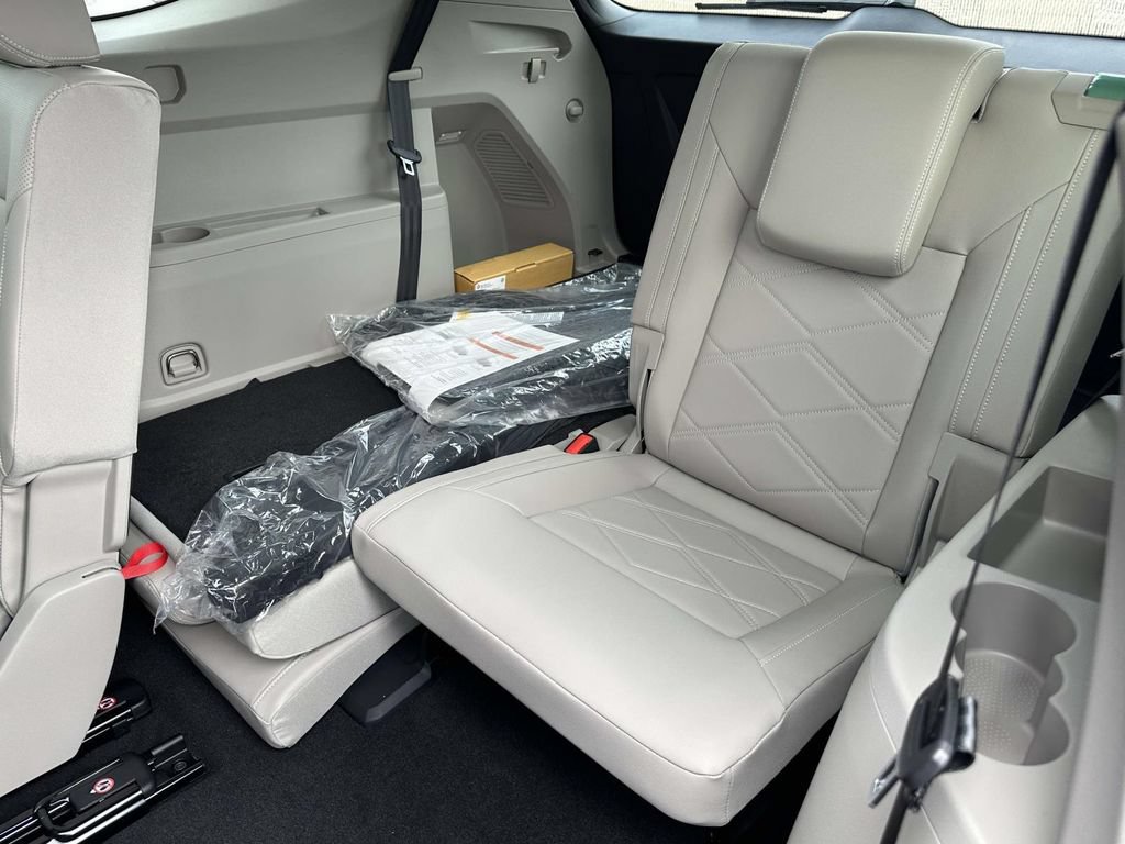 New 2025 Volkswagen Atlas SE AWD/4WD image 8
