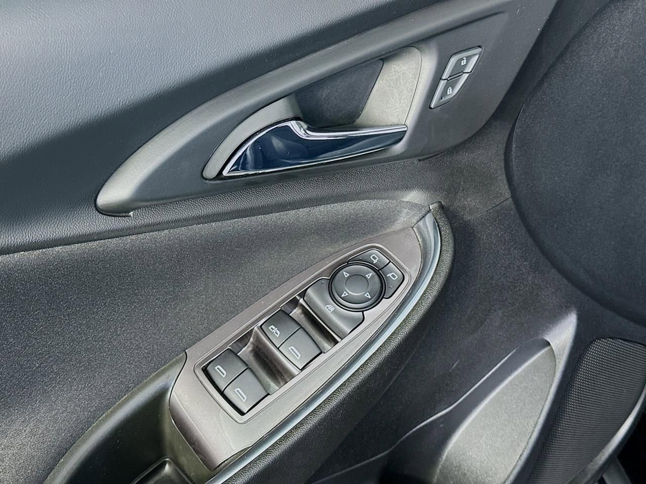 Used 2022 Chevrolet Malibu LT image 29