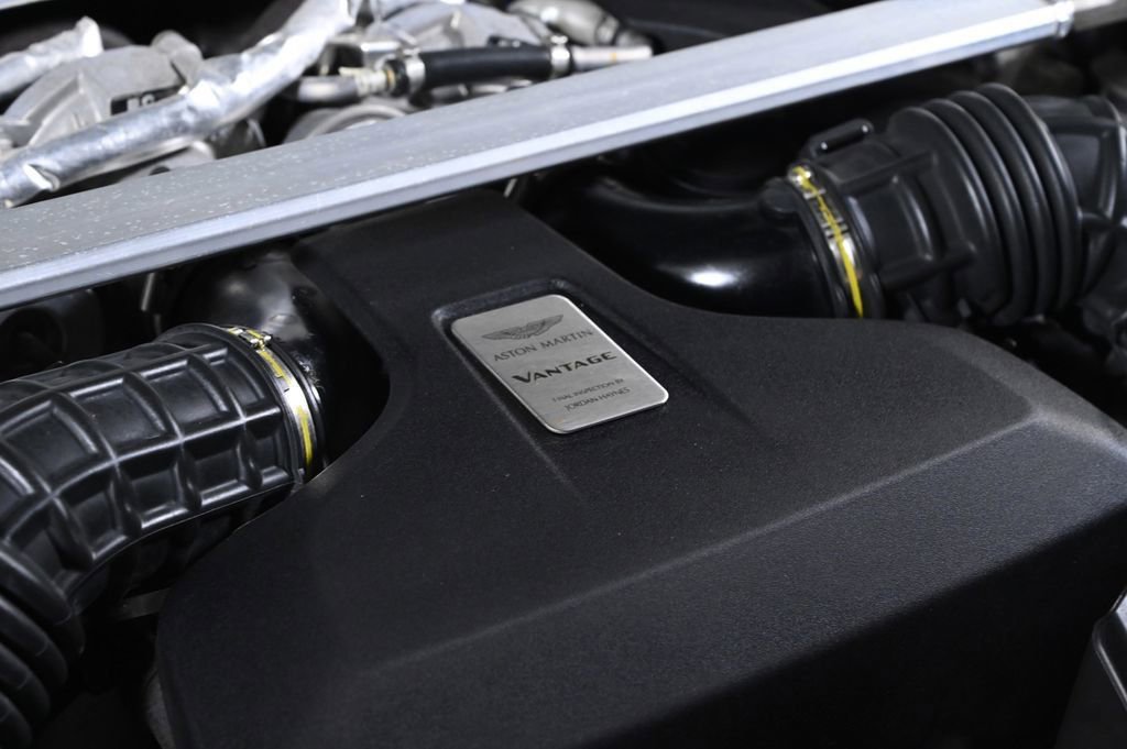 Used 2020 Aston Martin V8 Vantage Coupe image 23