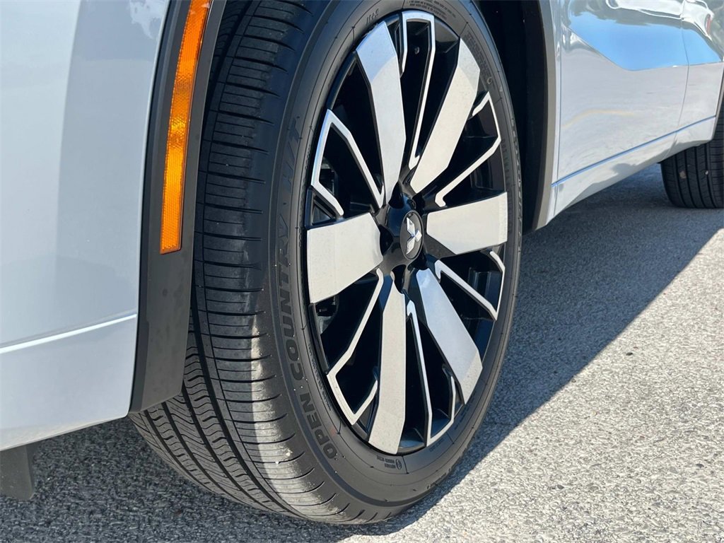 New 2025 Mitsubishi Outlander SEL image 19