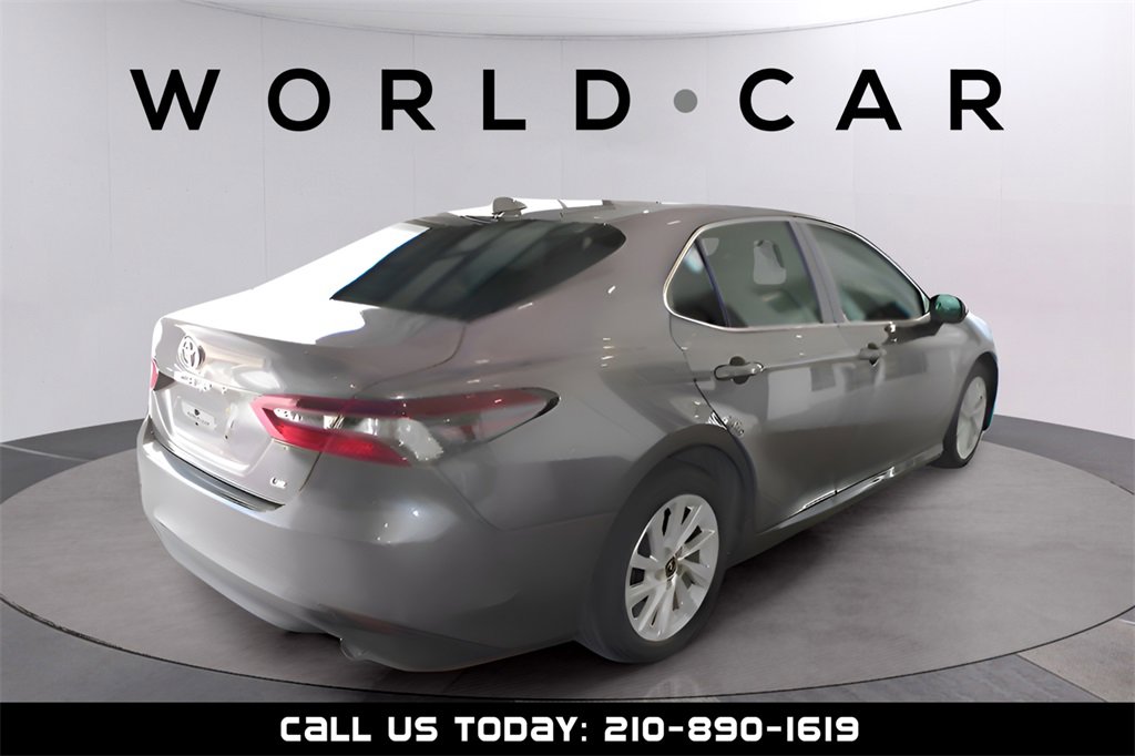 Used 2021 Toyota Camry LE image 7