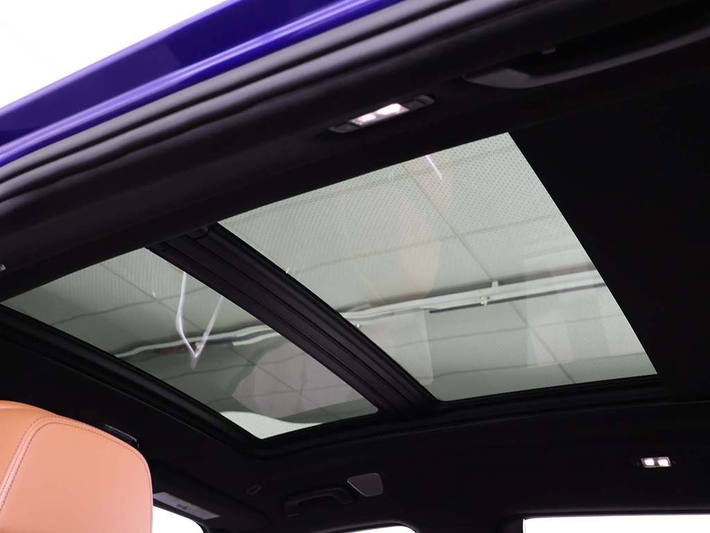 Used 2024 BMW X7 M60i w/ Executive Package image 27