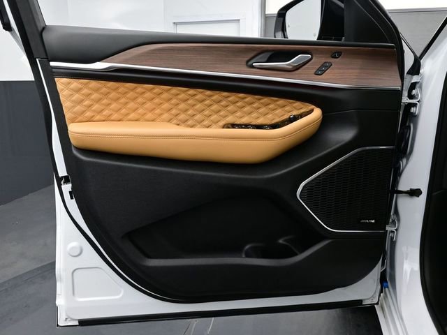 Used 2023 Jeep Grand Cherokee Summit image 7