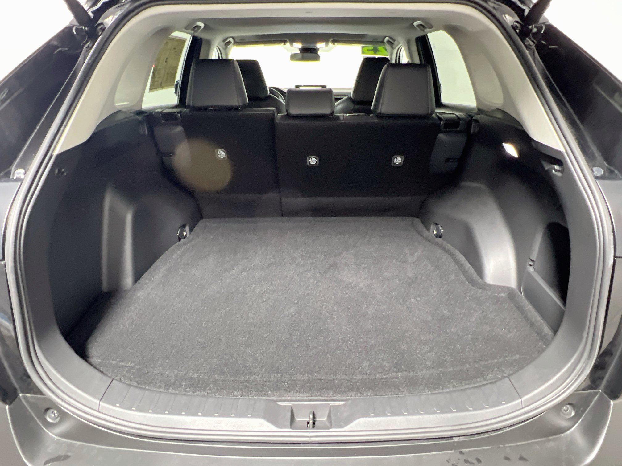 Used 2025 Toyota RAV4 XLE Premium FWD image 34