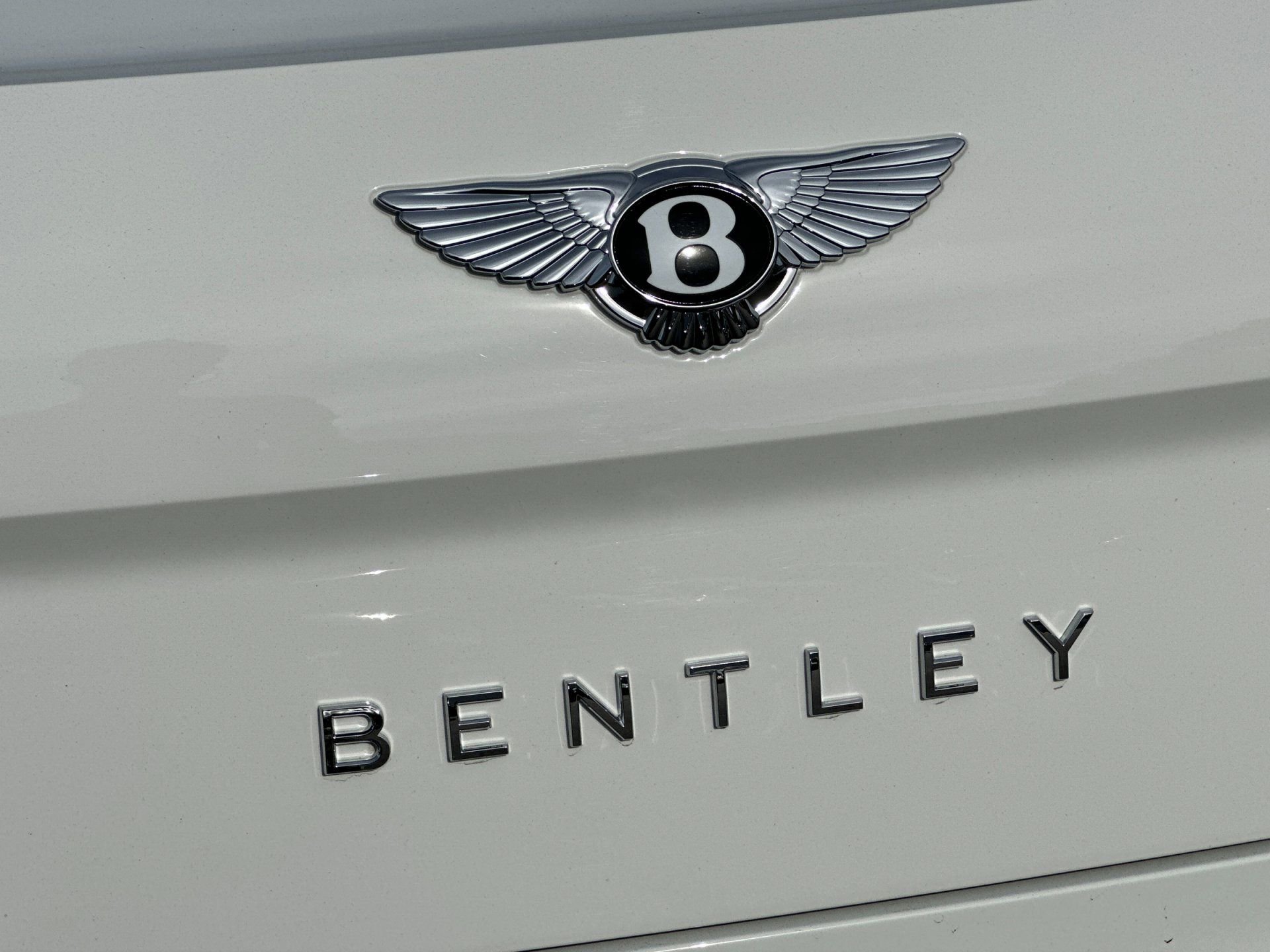 New 2025 Bentley Flying Spur Plug-In Hybrid AWD/4WD image 32