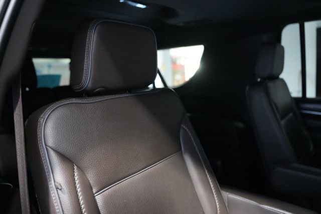 Used 2021 GMC Yukon XL Denali w/ Advanced Technology Package AWD/4WD image 20