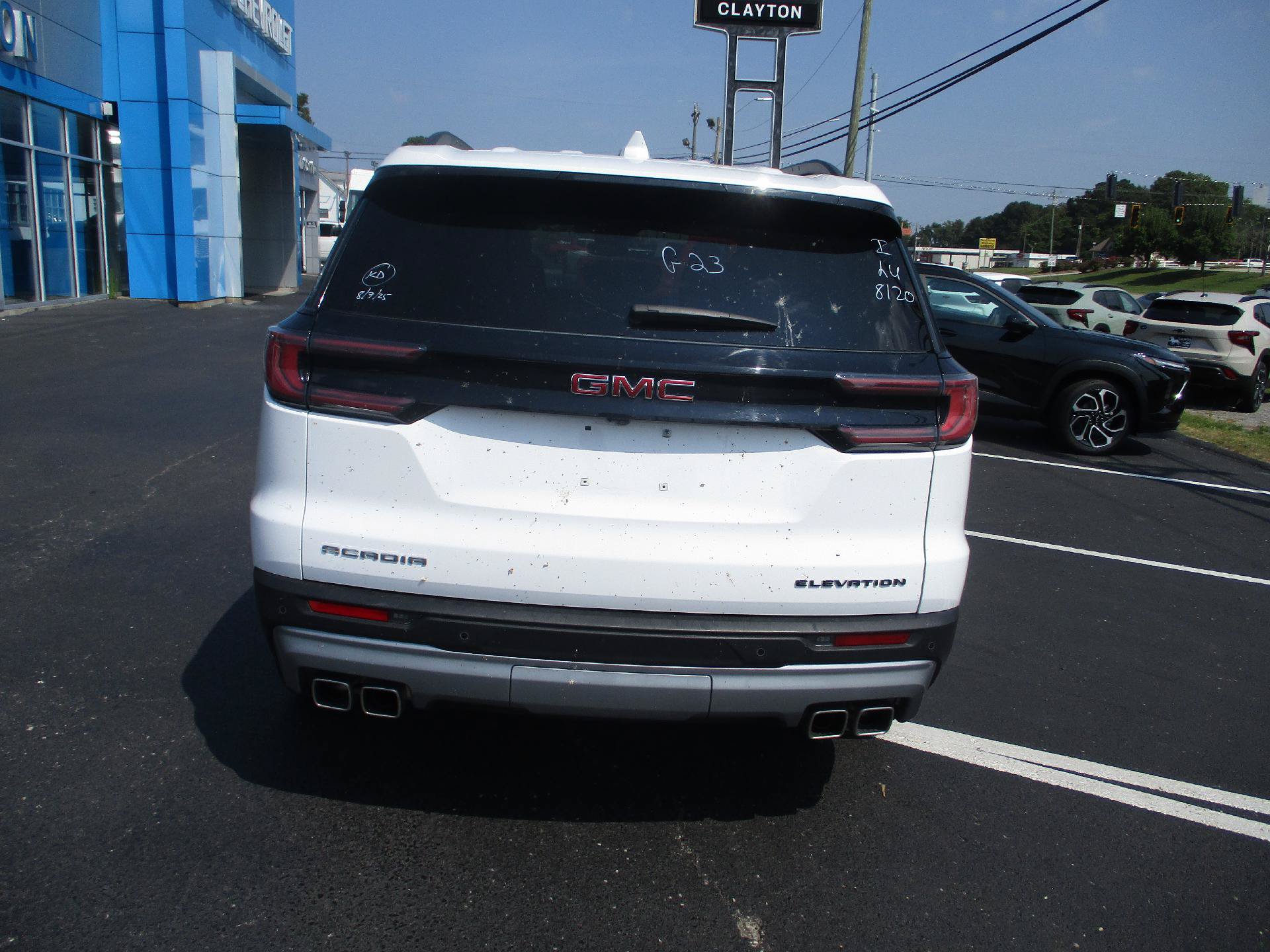 Used 2025 GMC Acadia Elevation FWD image 4