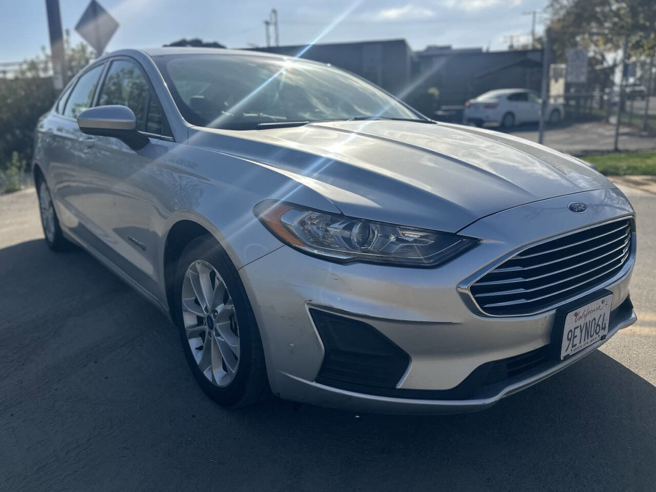 Used 2019 Ford Fusion SE image 3