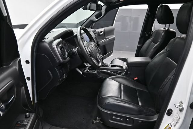 Used 2022 Toyota Tacoma TRD Sport w/ TRD Premium Sport Package RWD image 25
