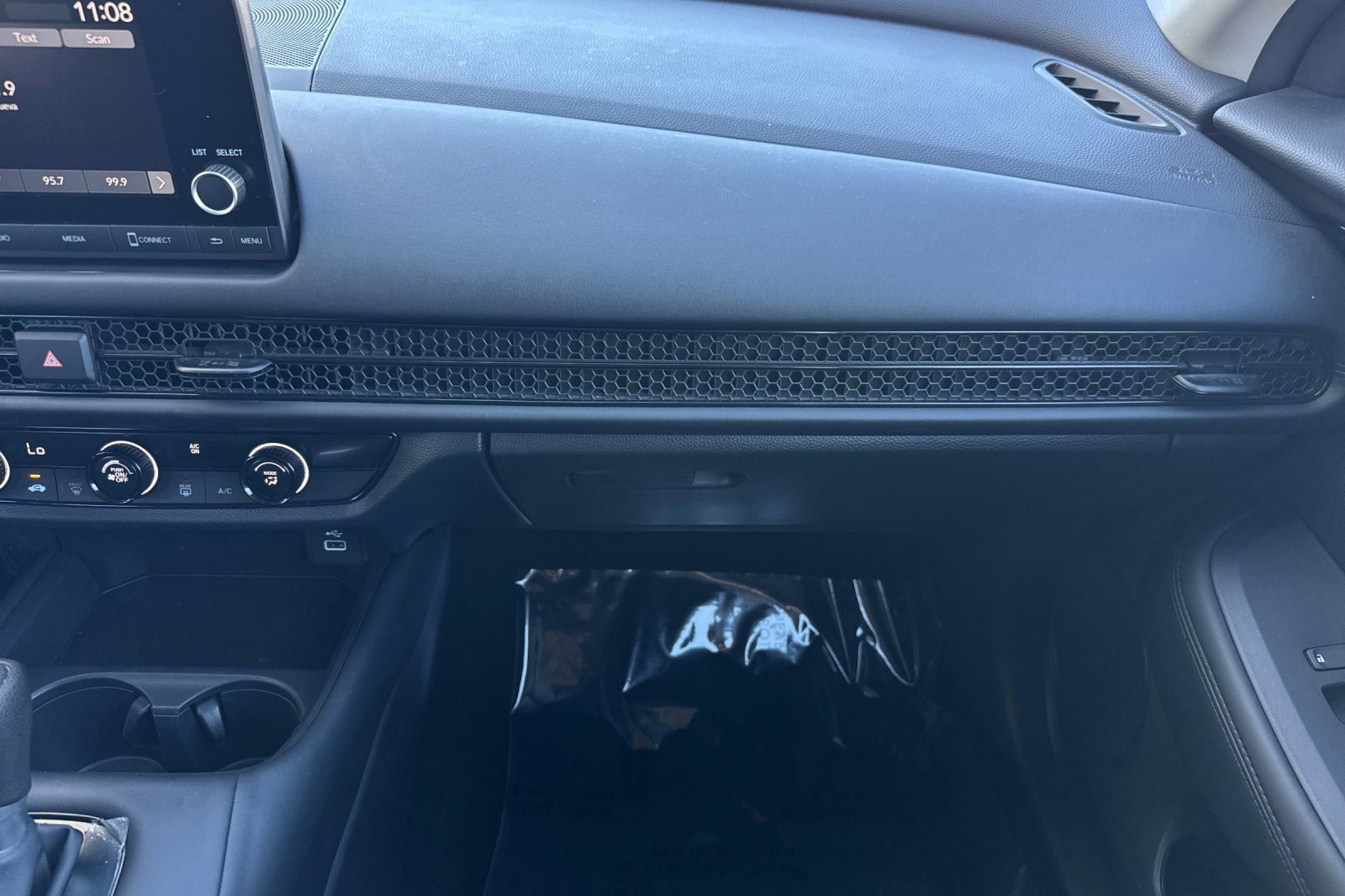 Certified 2025 Honda HR-V LX image 31