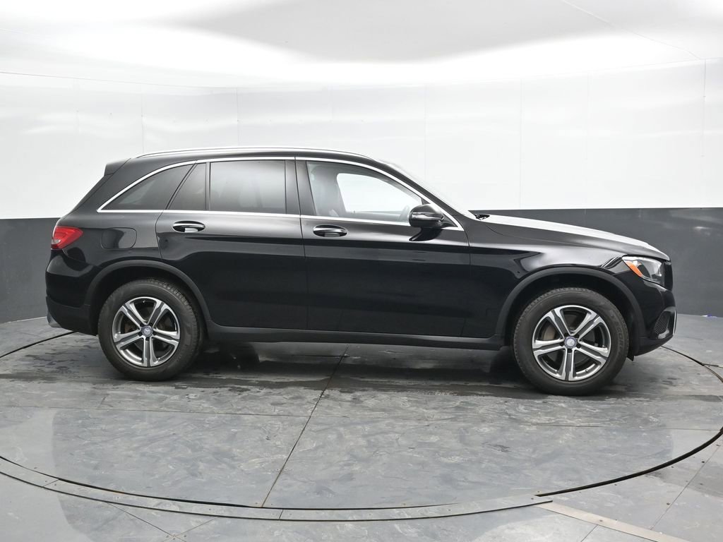 Used 2017 Mercedes-Benz GLC 300 4MATIC image 5