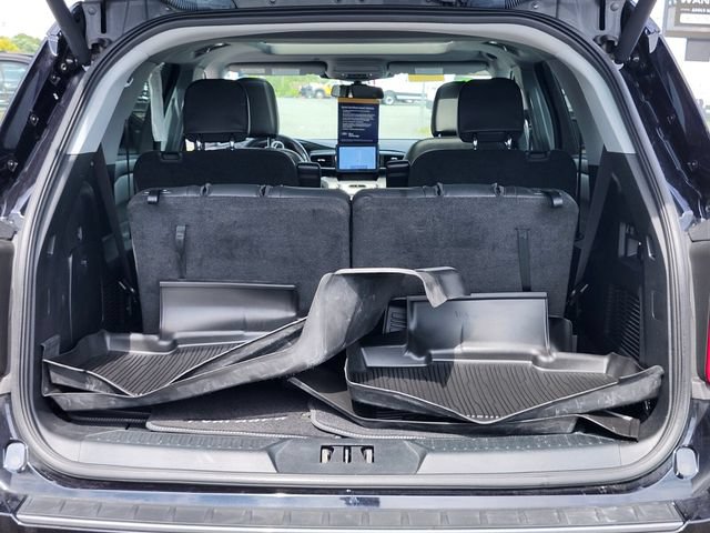 Certified 2023 Ford Explorer XLT w/ Equipment Group 202A AWD/4WD image 33