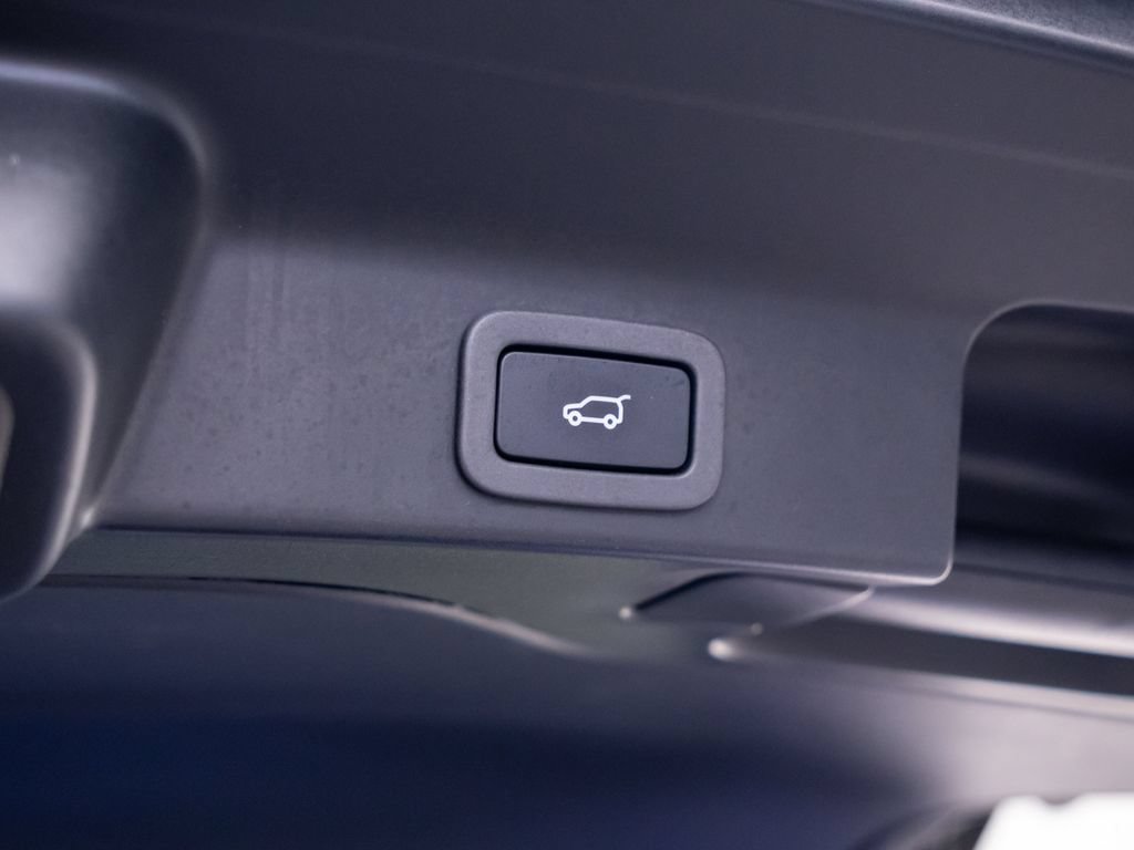 Used 2020 Jaguar F-PACE R-Sport AWD/4WD image 32