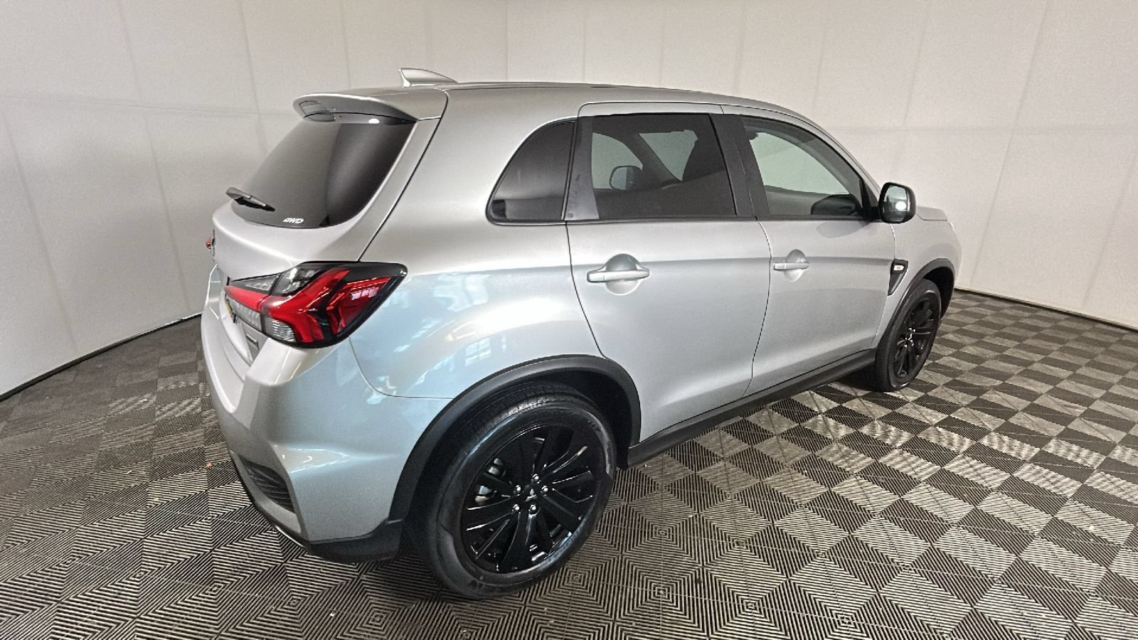 Used 2025 Mitsubishi Outlander Sport LE AWD/4WD image 2