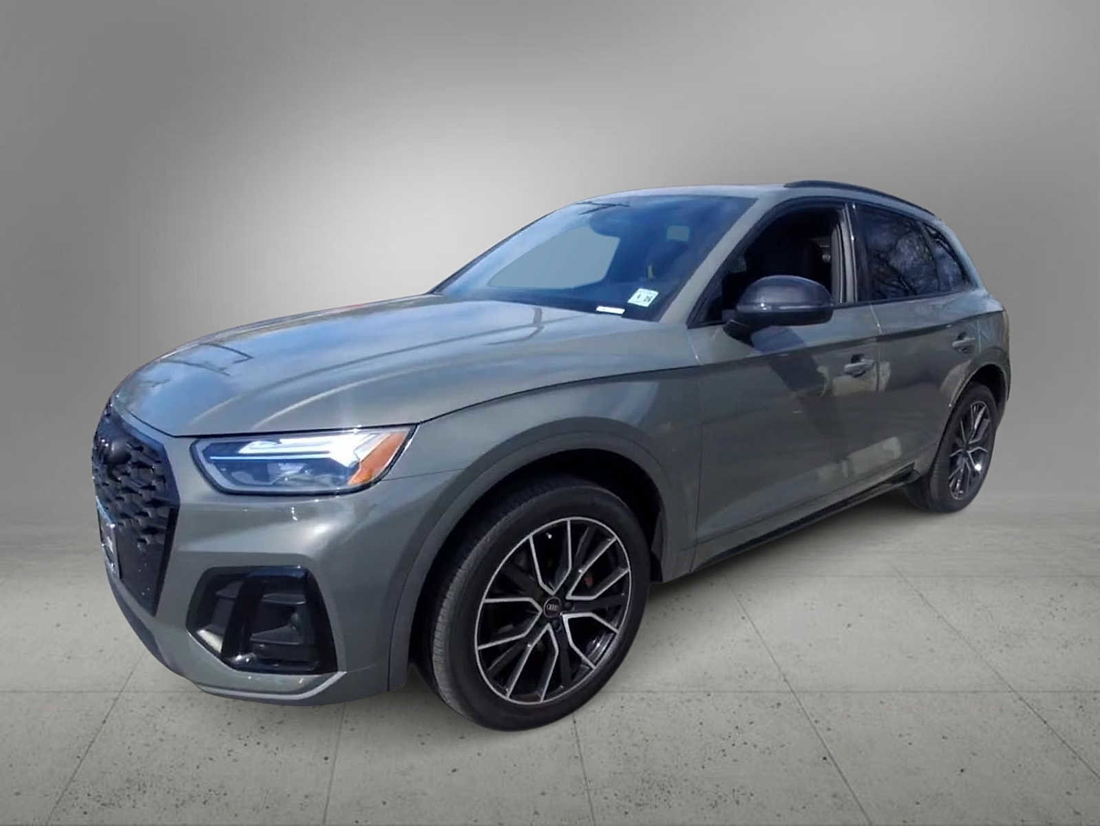 Used 2023 Audi SQ5 Premium Plus w/ Premium Plus Package image 4
