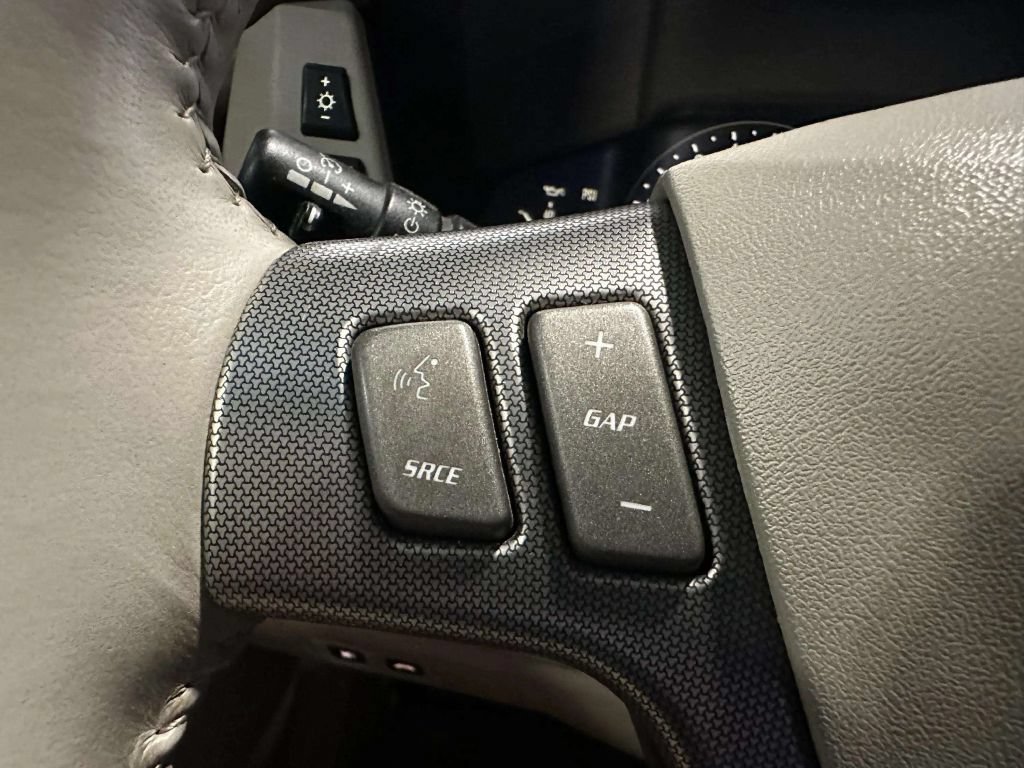 Used 2004 Cadillac XLR RWD image 31