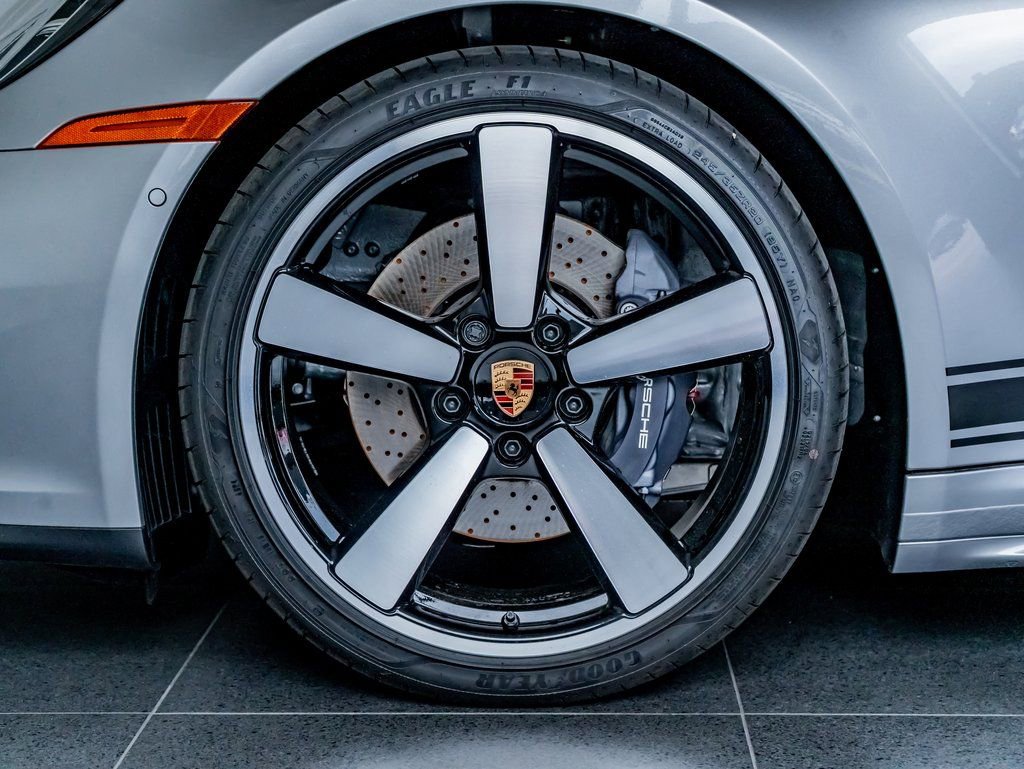 New 2025 Porsche 911 Carrera image 11