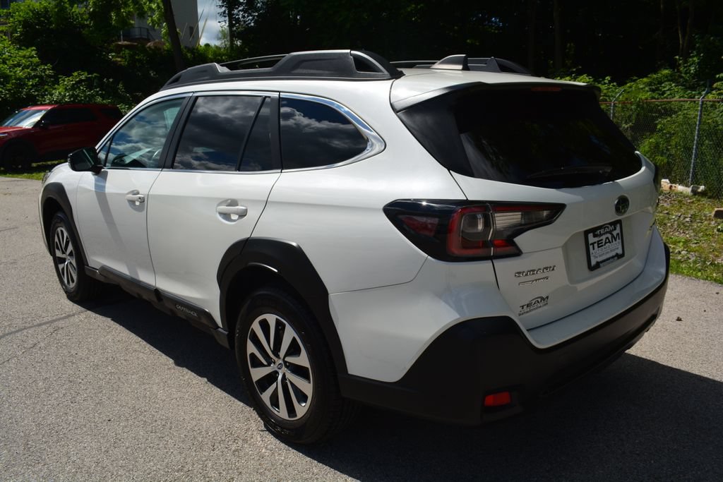 Used 2023 Subaru Outback Premium AWD/4WD image 7